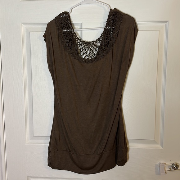 Ricki’s Top - Picture 2 of 2